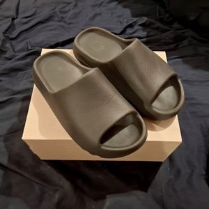 Yeezy Slide Onyx